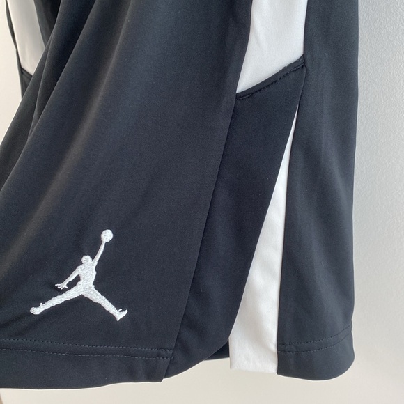Jordan Nike dri-fit Men’s shorts- size medium - Picture 2 of 5